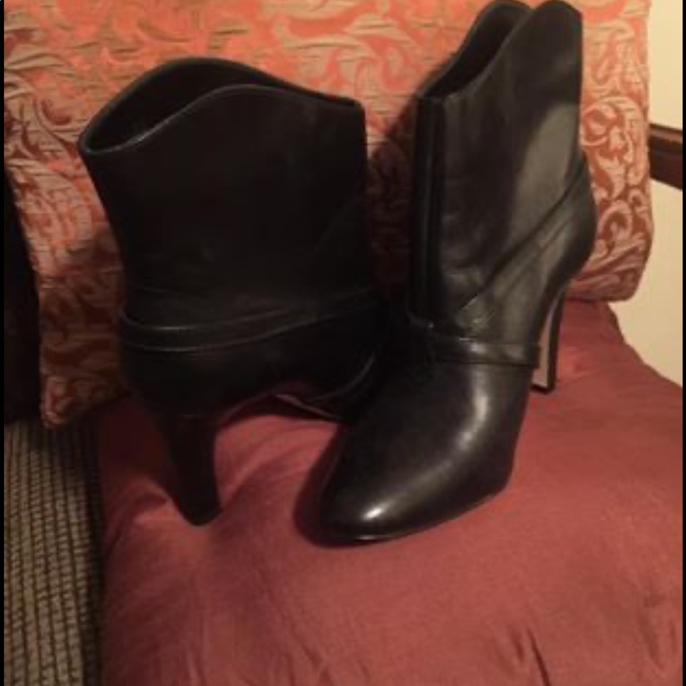 Black Gianni Bini Boots